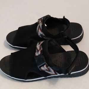 Muk Luks Sandal 7.5